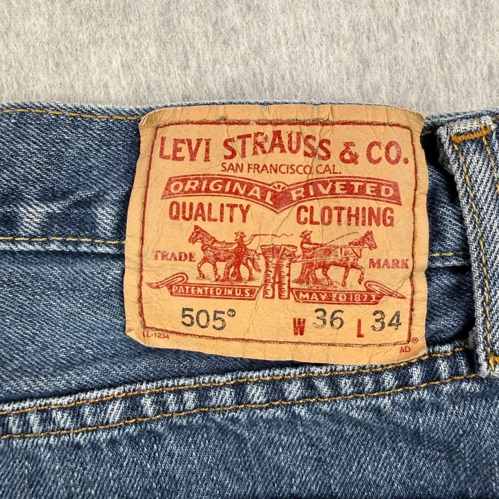 Vintage Levis Jeans Mens Fits 36x28 Blue 505 Straight Fit Regular Denim Cotton